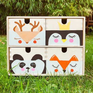 Mini Kommode bemalen – lustige Tiermotive fürs Kinderzimmer {Werbung}