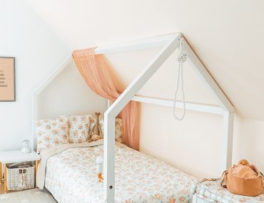 Ein Kindertraum! DIY Kinderbett in Hausform selber bauen mit den neuen Selbstbaumöbeln von obi | craftroomstories.com