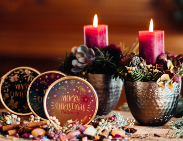 Bonbondosen ganz individuell weihnachtlich gestalten, mit Cavendish & Harvey (Werbung) | craftroomstories.com